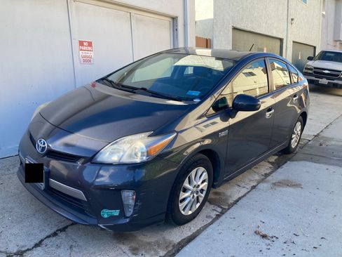 Used 2012 Toyota Prius Plug-In Hybrid image 15