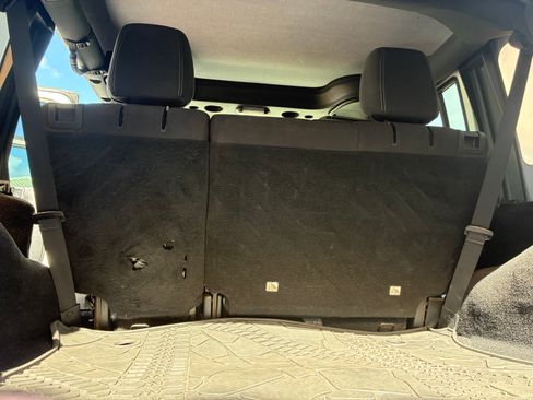 Used 2016 Jeep Wrangler Unlimited Sahara w/ Connectivity Group image 6