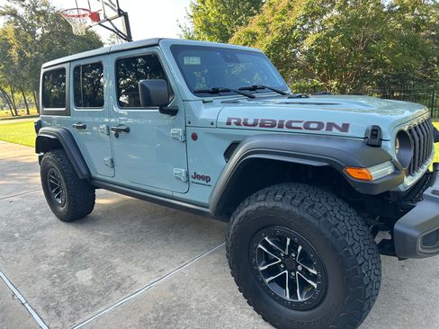 Used 2024 Jeep Wrangler Unlimited Rubicon w/ XTREMEE 35" Tire Package image 1