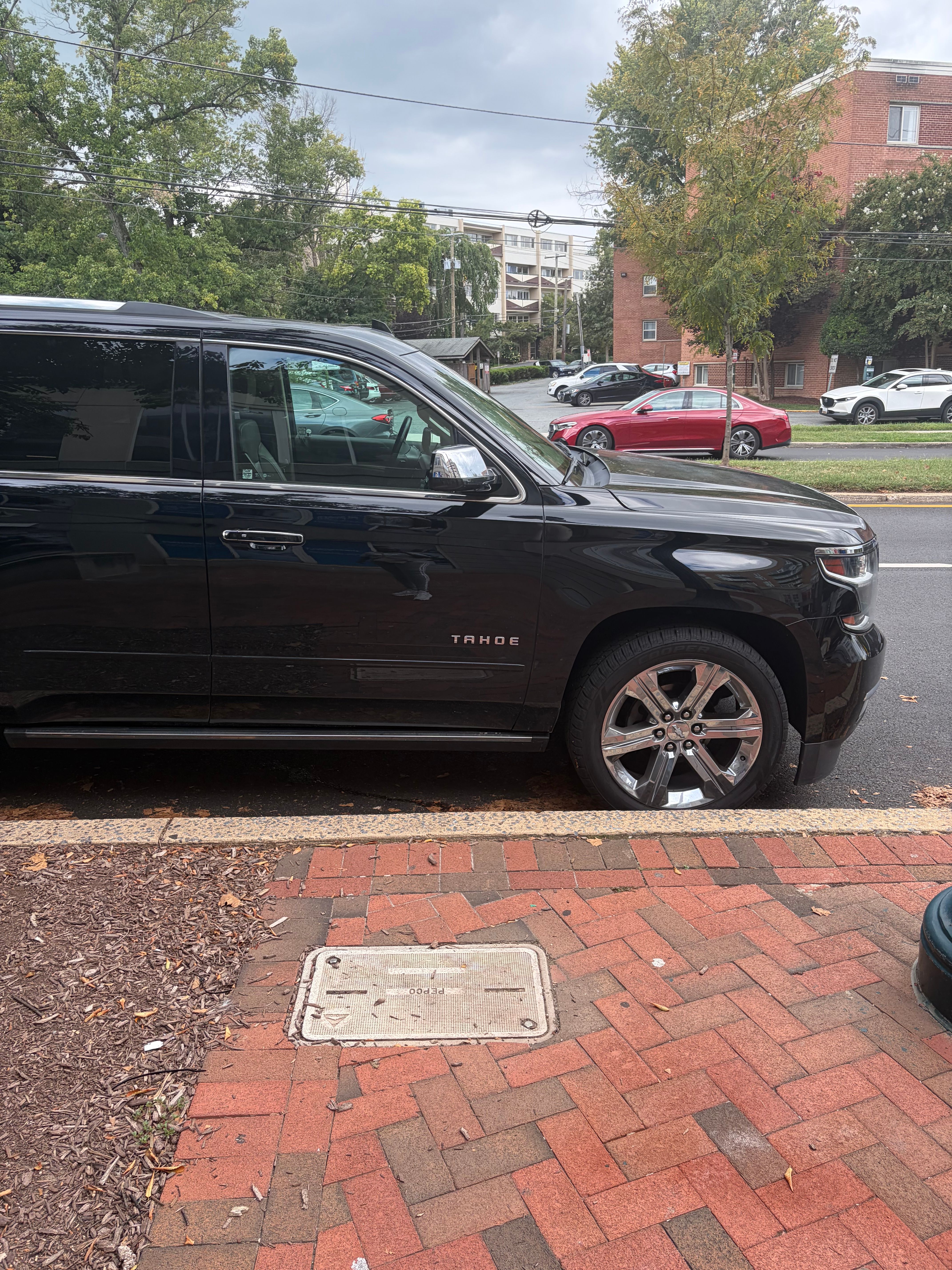 Used 2016 Chevrolet Tahoe LTZ AWD/4WD image 4