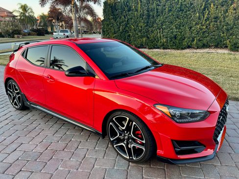 Used 2020 Hyundai Veloster N w/ Performance Package image 11