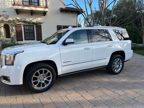 Used 2017 GMC Yukon Denali w/ Open Road Package image 2