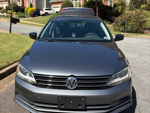 Used 2015 Volkswagen Jetta S image 1