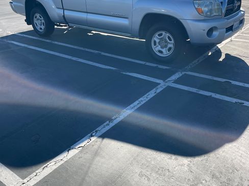 Used 2011 Toyota Tacoma 2WD Access Cab image 4