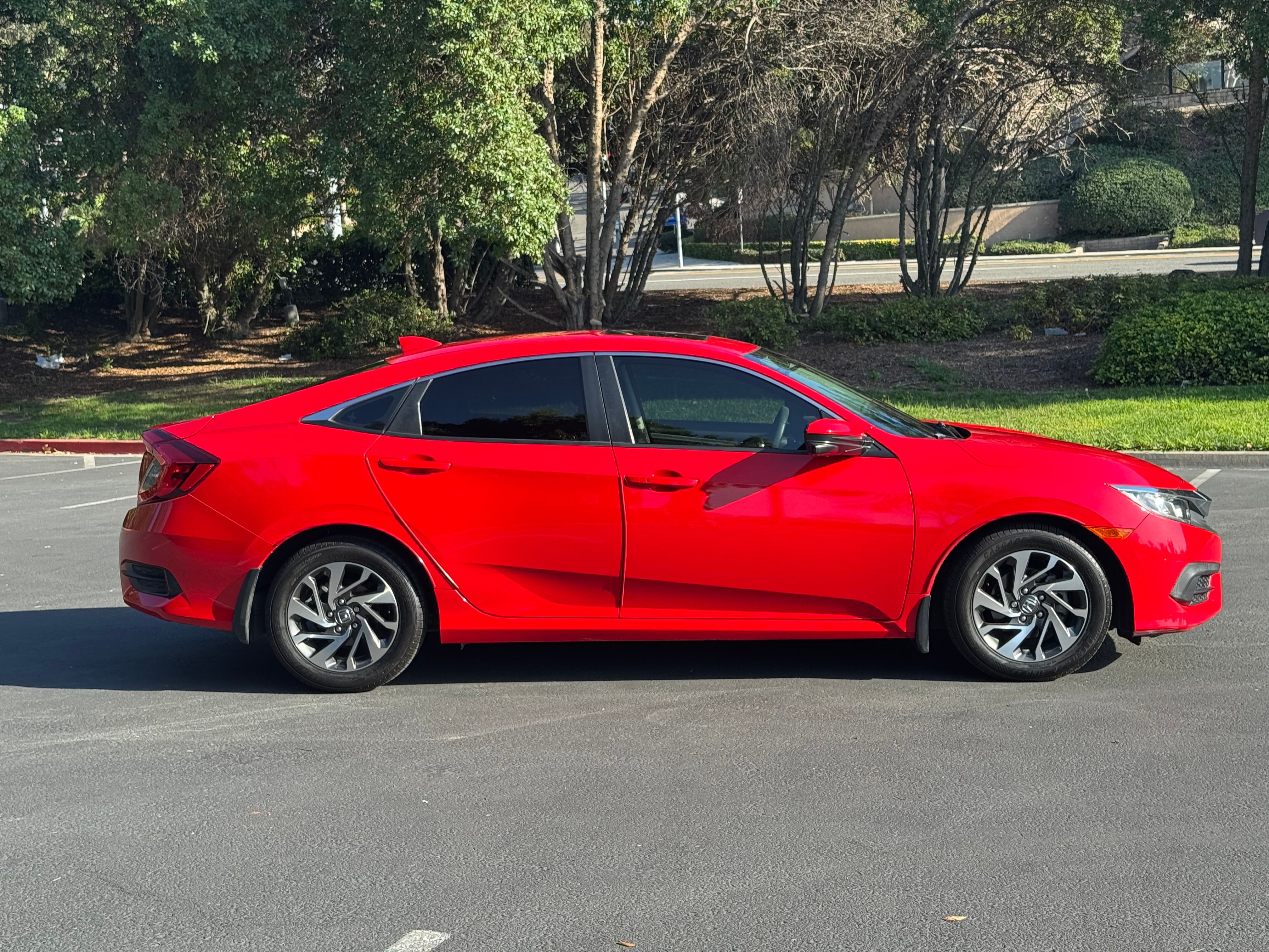 Used 2017 Honda Civic EX image 4