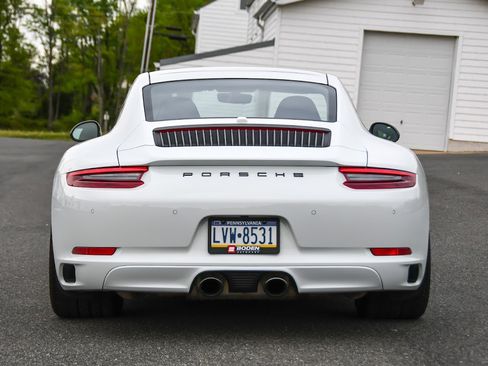 Used 2019 Porsche 911 Carrera T image 4