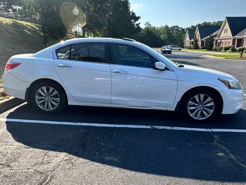 Used 2011 Honda Accord EX-L image 11