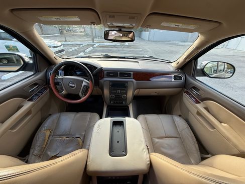 Used 2011 GMC Yukon XL SLT w/ Regional Value Package image 8