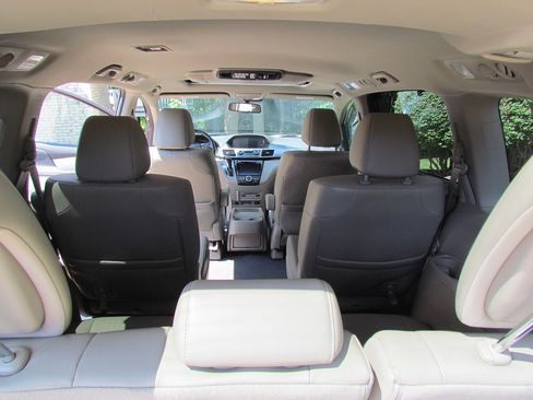 Used 2015 Honda Odyssey Touring Elite image 25