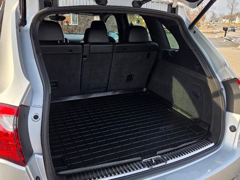 Used 2011 Porsche Cayenne Turbo image 15
