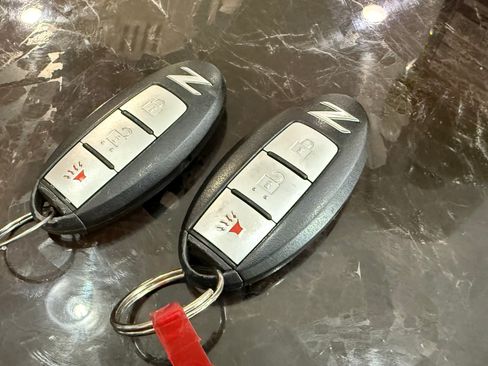 Used 2016 Nissan 370Z Touring image 29