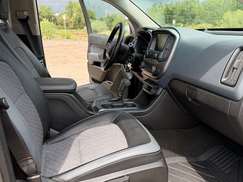 Used 2015 Chevrolet Colorado Z71 w/ LPO, Gearon Divider Package AWD/4WD image 19