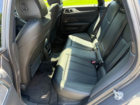 Used 2022 BMW i4 eDrive40 w/ M Sport Package RWD image 8