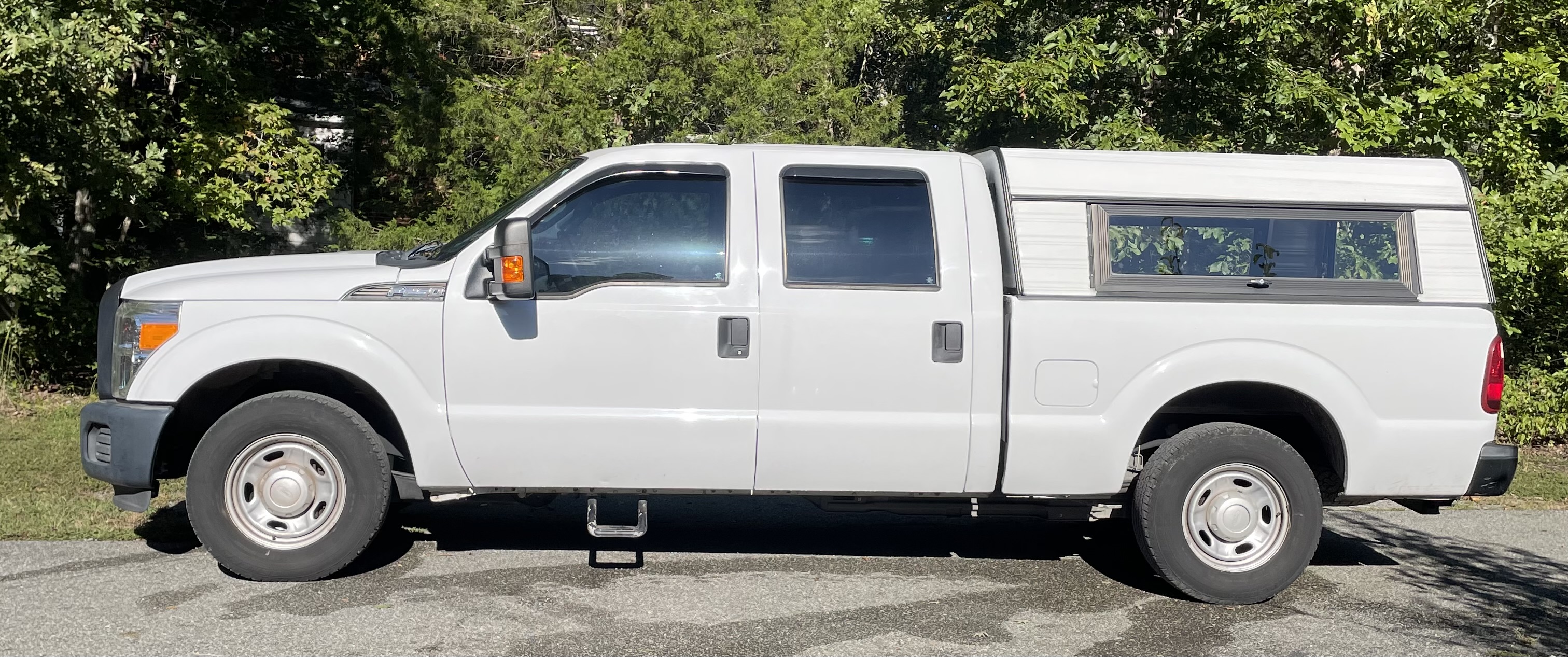 Used 2016 Ford F250 XL w/ Power Equipment Group RWD image 1