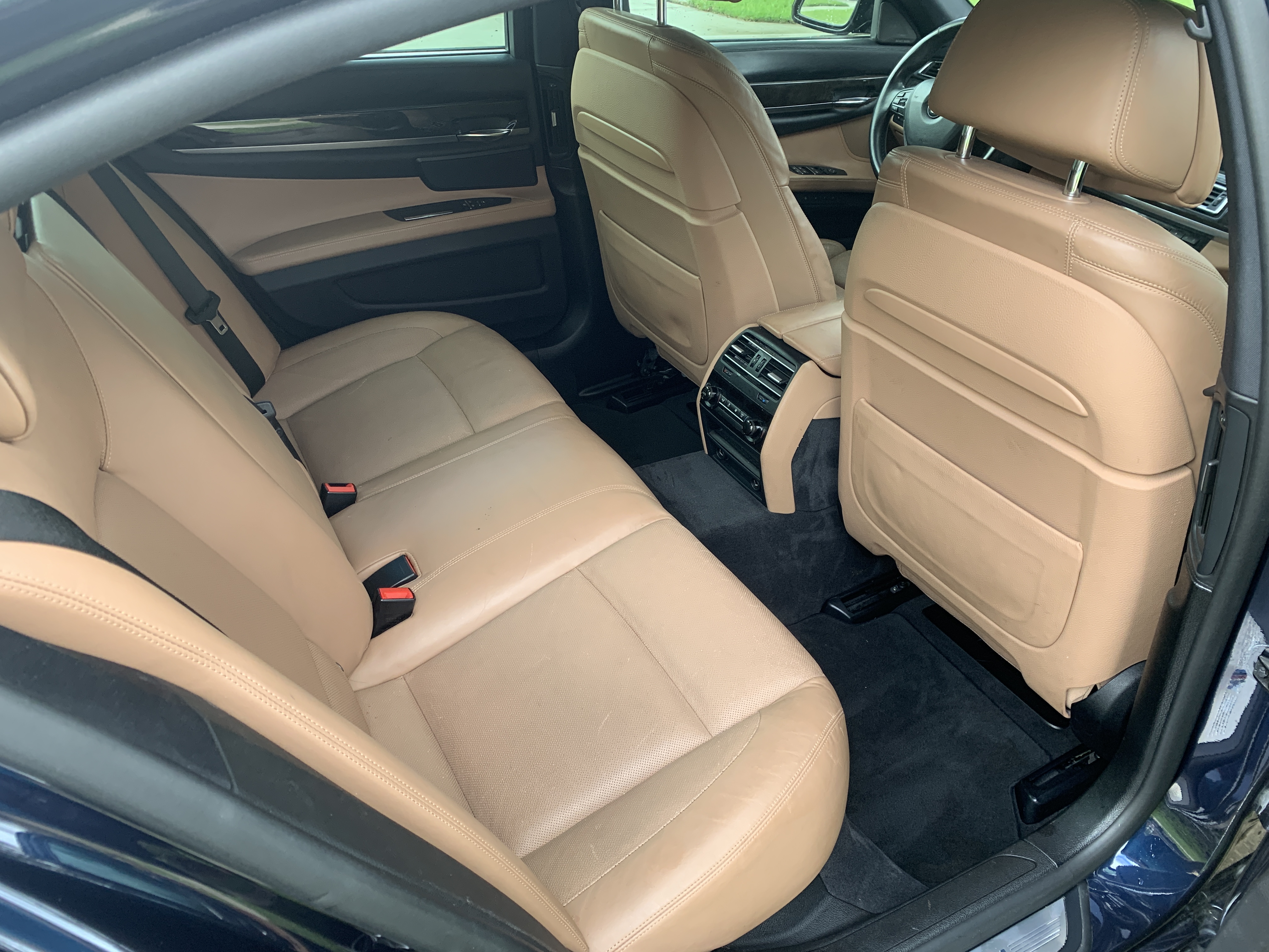 Used 2014 BMW 750i RWD image 10