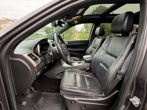 Used 2014 Jeep Grand Cherokee Limited w/ Luxury Group II image 12