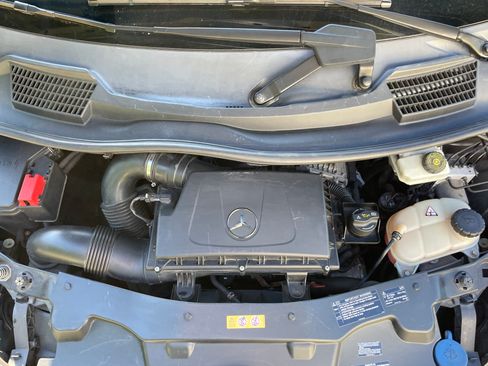 Used 2016 Mercedes-Benz Metris Passenger image 6