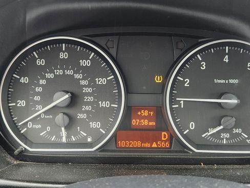 Used 2010 BMW 135i Coupe image 1