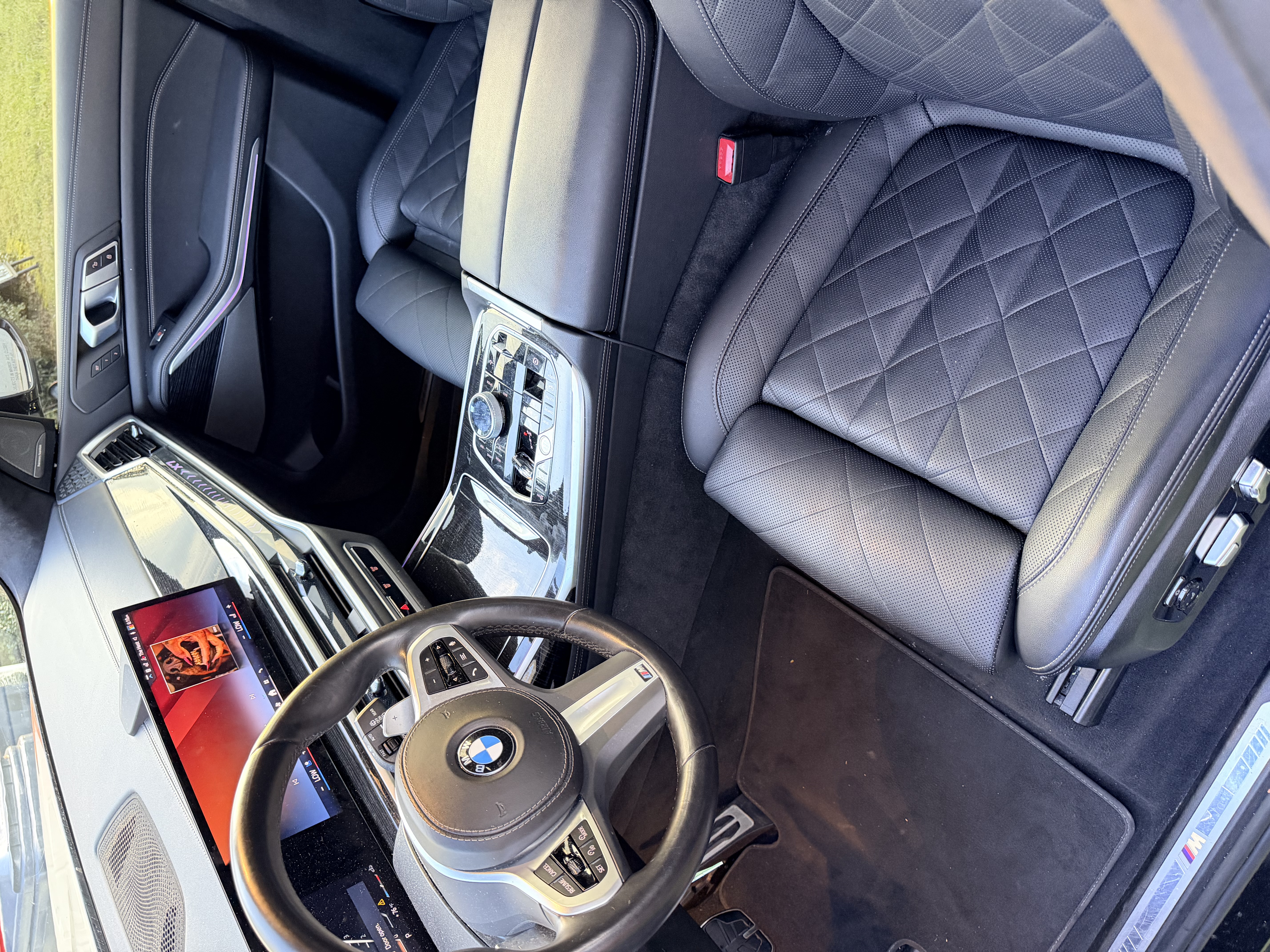 Used 2024 BMW X7 xDrive40i w/ M Sport Package AWD/4WD image 9