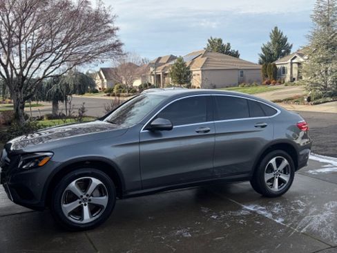 Used 2019 Mercedes-Benz GLC 300 4MATIC Coupe image 1