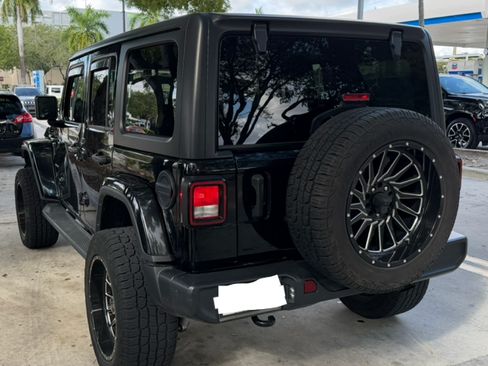 Used 2021 Jeep Wrangler Unlimited Sahara image 15