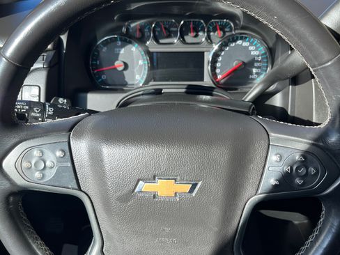 Used 2020 Chevrolet Suburban LT image 14