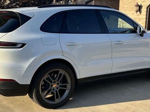 Used 2024 Porsche Cayenne image 4