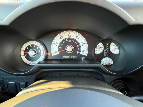 Used 2009 Toyota FJ Cruiser 4WD image 10