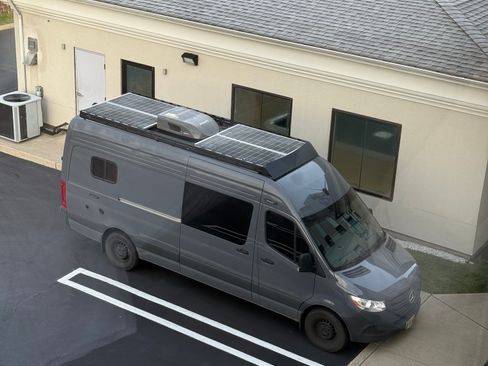 Used 2024 Mercedes-Benz Sprinter 2500 image 25