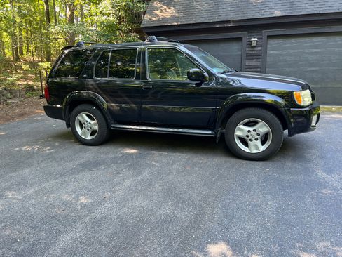 Used 2003 INFINITI QX4 4WD w/ Heated Seats Pkg image 2