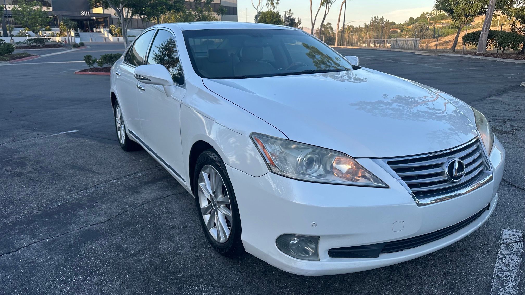 Used 2010 Lexus ES 350 w/ Preferred Accessory Package FWD image 29