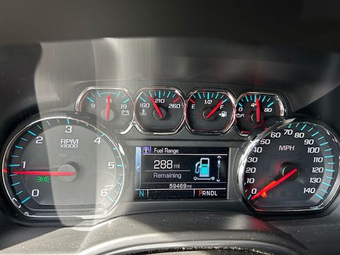 Used 2018 GMC Yukon SLE w/ SLE Value Package image 1