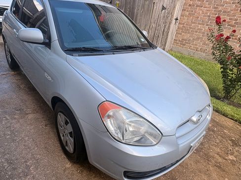 Used 2011 Hyundai Accent GS w/ Premium Pkg 3 FWD image 6