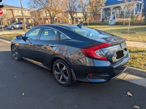 Used 2017 Honda Civic Touring image 8