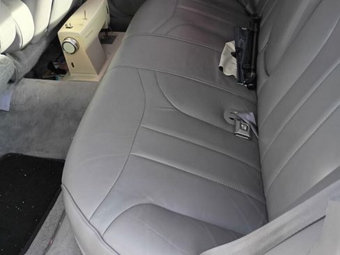 Used 1993 Lincoln Town Car Signature image 6