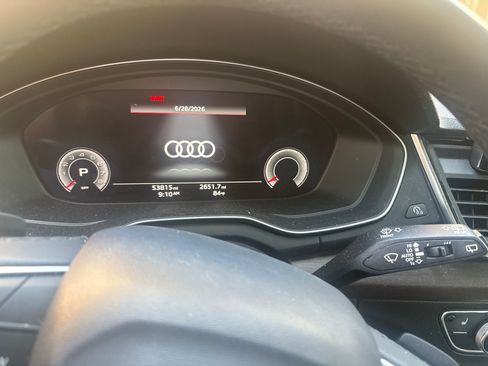 Used 2021 Audi Q5 2.0T Premium Plus w/ Premium Plus Package AWD/4WD image 2
