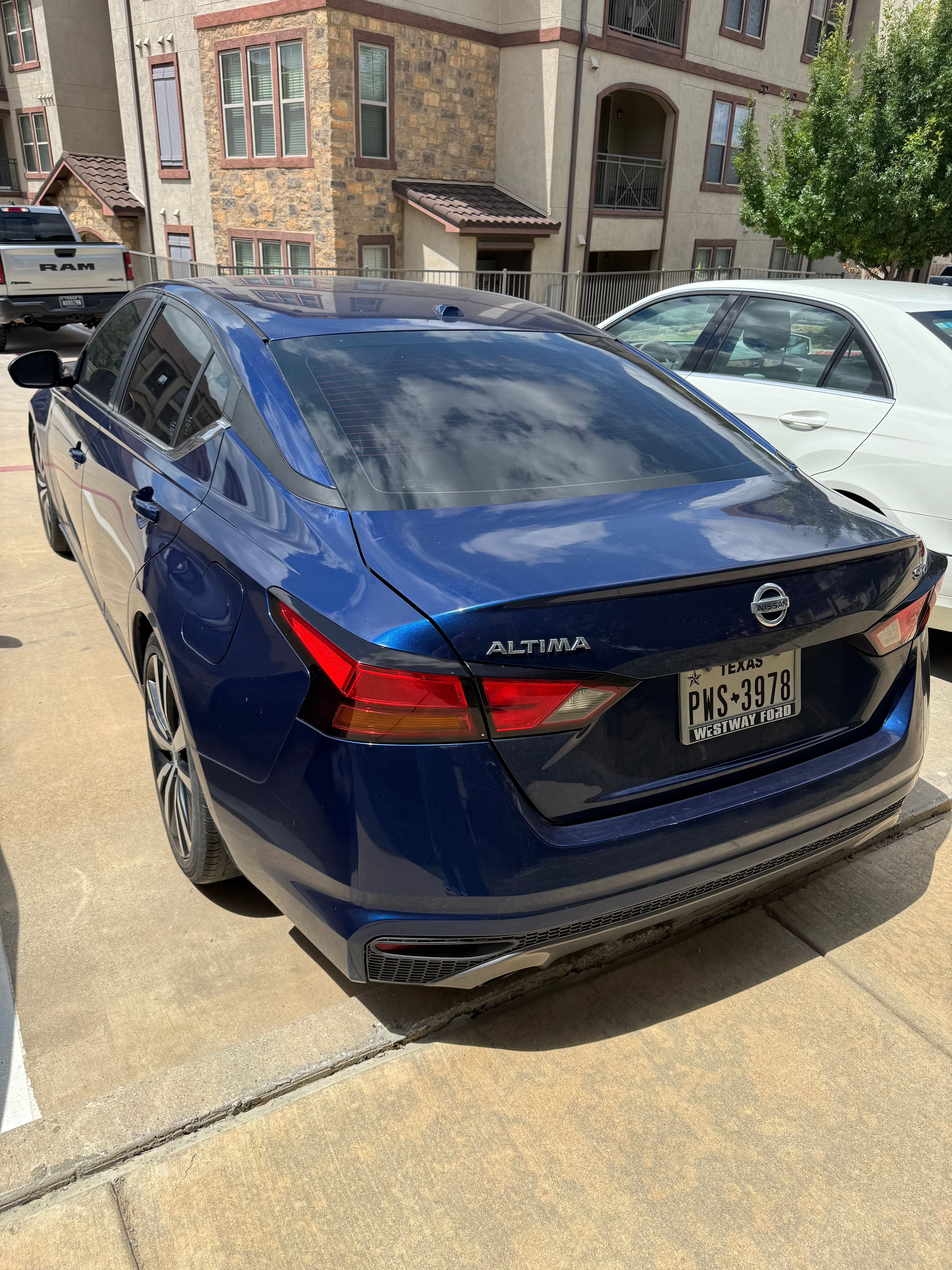 Used 2019 Nissan Altima 2.5 SR FWD image 10
