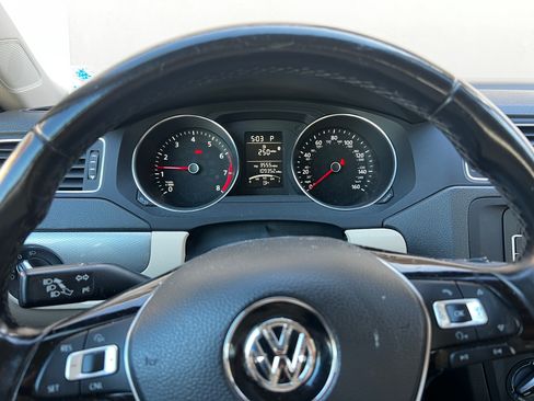 Used 2015 Volkswagen Jetta SE FWD image 2