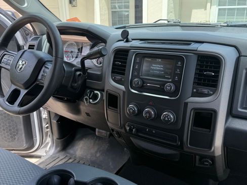 Used 2018 RAM 3500 Tradesman w/ Chrome Appearance Group RWD image 9