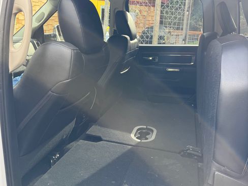 Used 2016 RAM 1500 Laramie w/ Convenience Group image 9