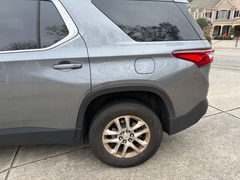 Used 2018 Chevrolet Traverse LT image 17