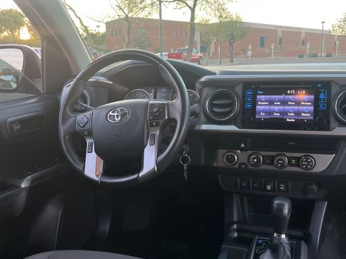 Used 2019 Toyota Tacoma SR5 image 17