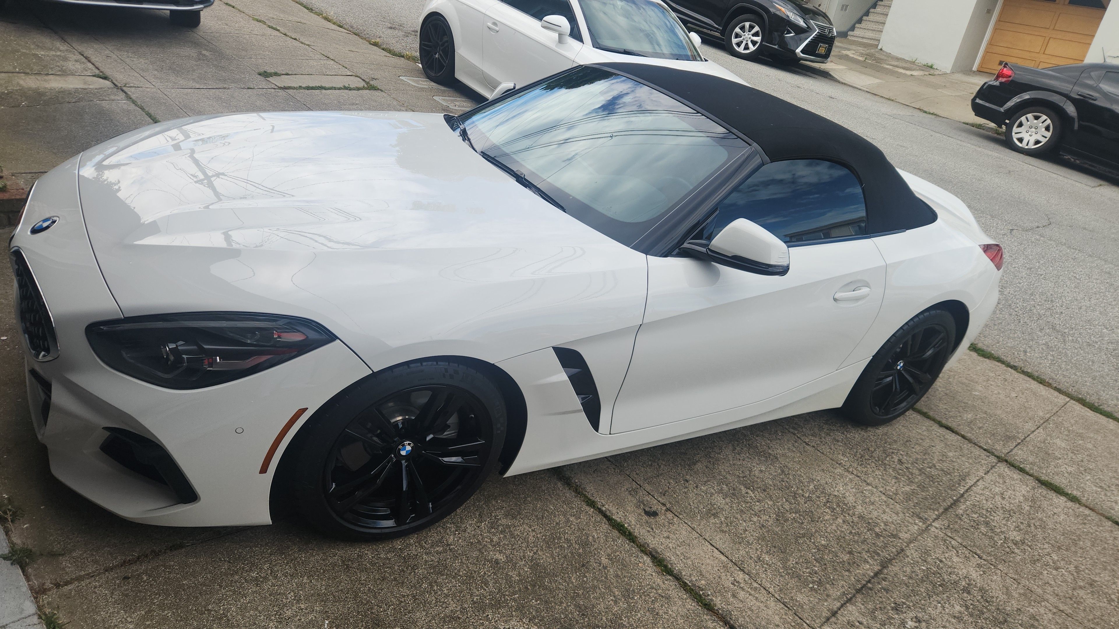 Used 2020 BMW Z4 sDrive30i w/ Premium Package RWD image 1