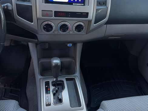 Used 2006 Toyota Tacoma PreRunner image 12