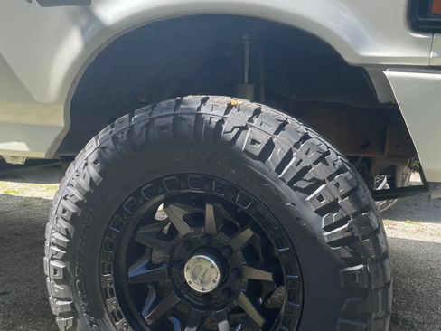 Used 1997 Ford F250 4x4 Crew Cab Heavy Duty image 4