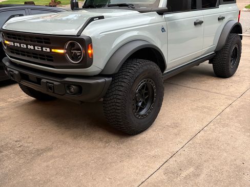 Used 2023 Ford Bronco Black Diamond w/ Sasquatch Package AWD/4WD image 1