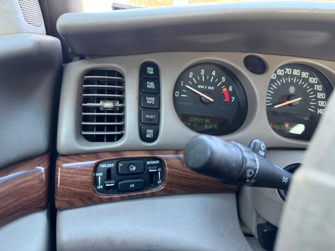 Used 2001 Buick Le Sabre Custom w/ Prestige Pkg image 13