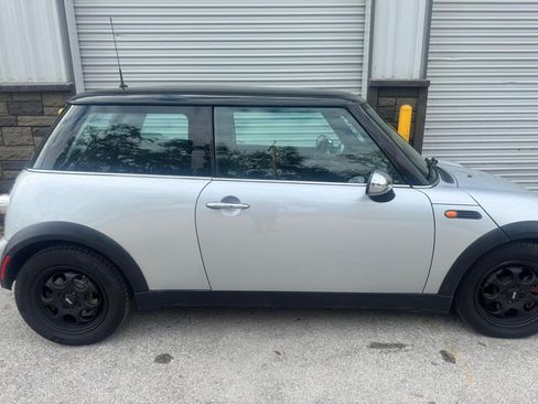 Used 2004 MINI Cooper Hardtop image 2