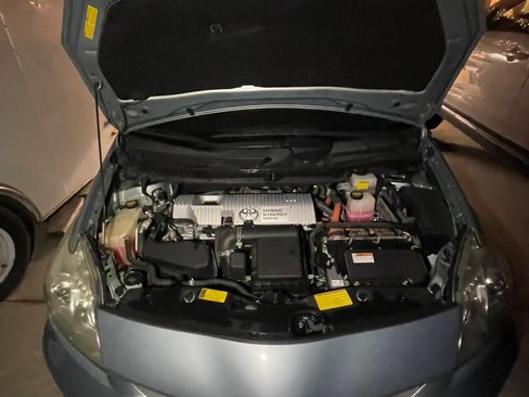 Used 2014 Toyota Prius Three image 16