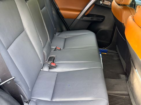 Used 2016 Toyota RAV4 SE FWD image 12